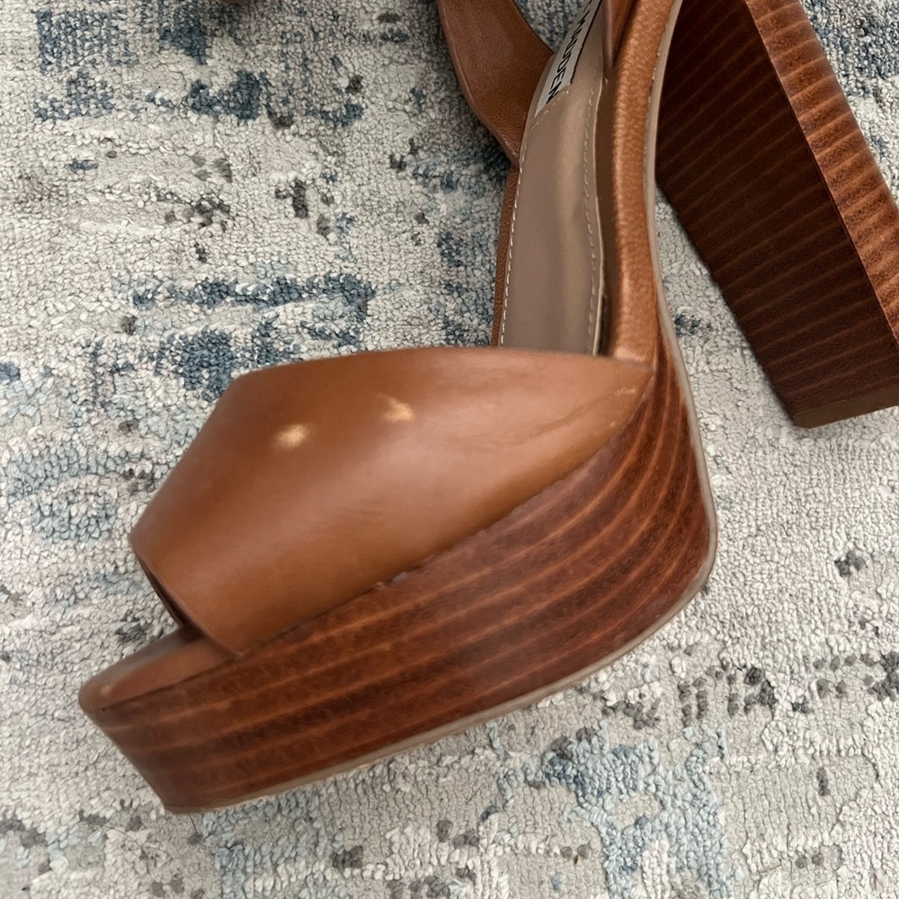 Steve Madden leather tan women's platform heels - Picture 4 of 5